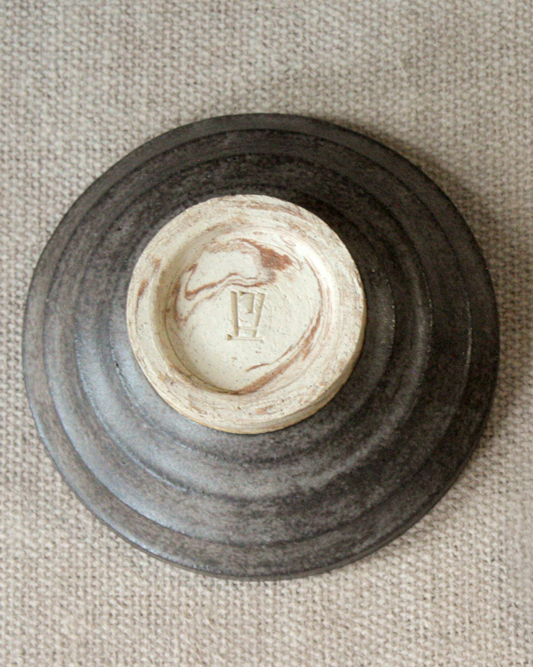 Ridged Black Shino Offering Bowl