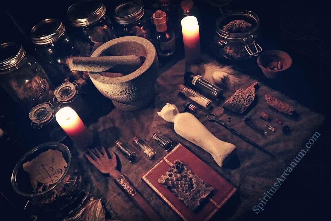 Ensouling the Effigy: A Complete Course in Spirit Work, and the Crafting of Fetiches, Effigies, and Spirit Vessels