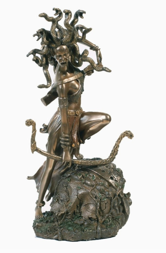 Medusa Huntress Statue